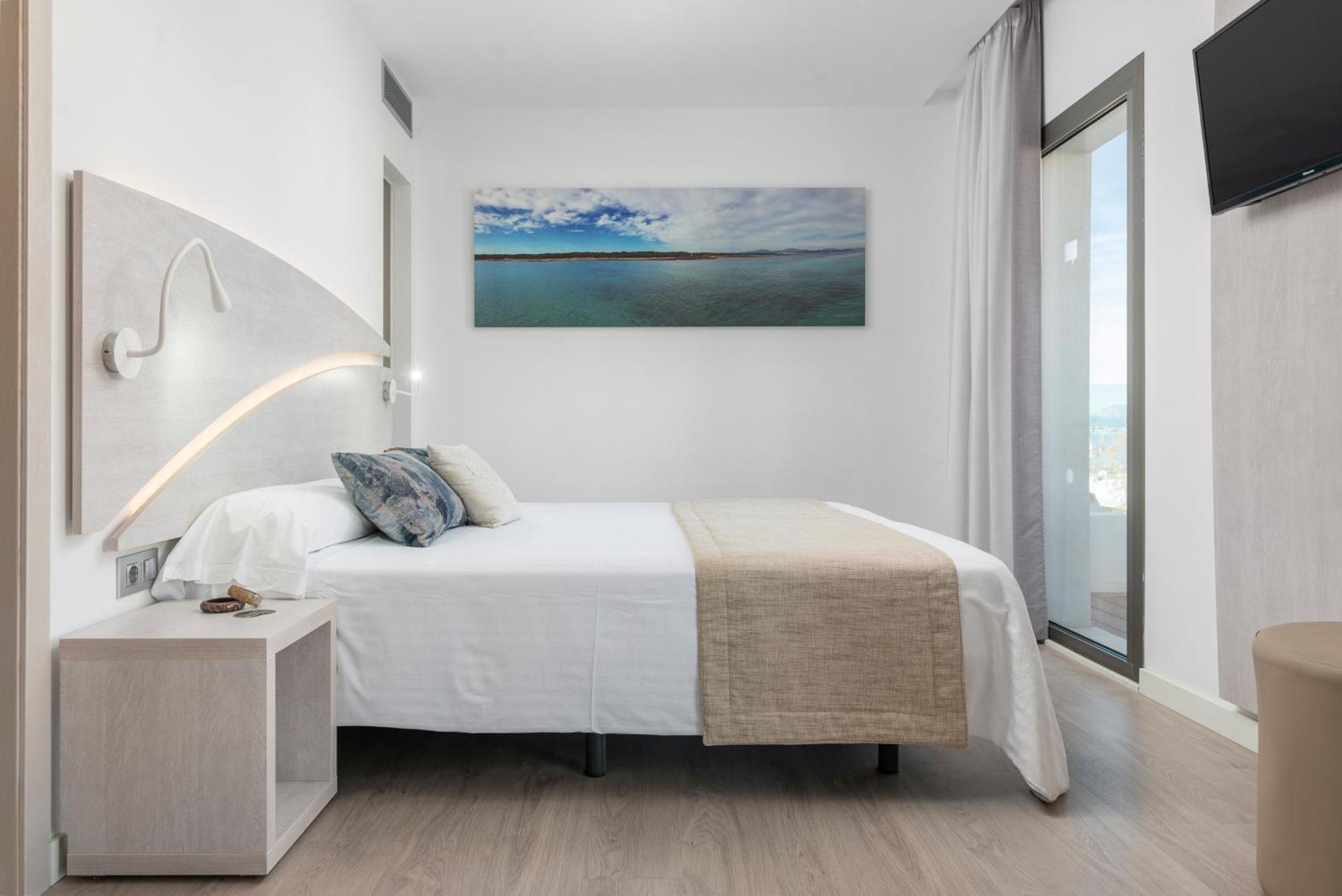 Llaut Boutique Hotel (Adults Only) Can Picafort  Phòng bức ảnh